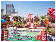 Farmers, Trade Unions Take Out Rally Against Centre's Policies In Delhi's Ram Leela Maidan. IN PICS