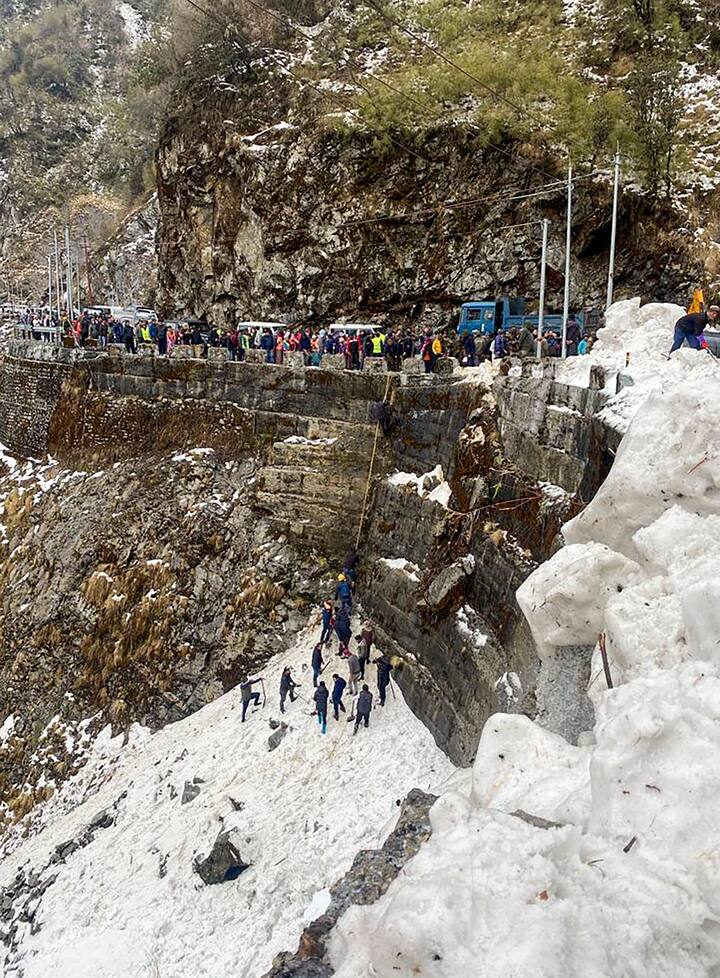 উত্তর সিকিমের লাচুং, লাচেন পর্যন্ত পর্যটকদের যাওয়ার অনুমতি দেওয়া হবে। কিন্তু তারপরে আর যাওয়ার জন্য পারমিট দেওয়া হবে না।