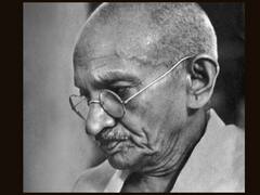 एनसीईआरटी की किताब से महात्मा गांधी और RSS से जुड़े क्या तथ्य हटाए गए, इतिहासकार कितना हैं सहमत?