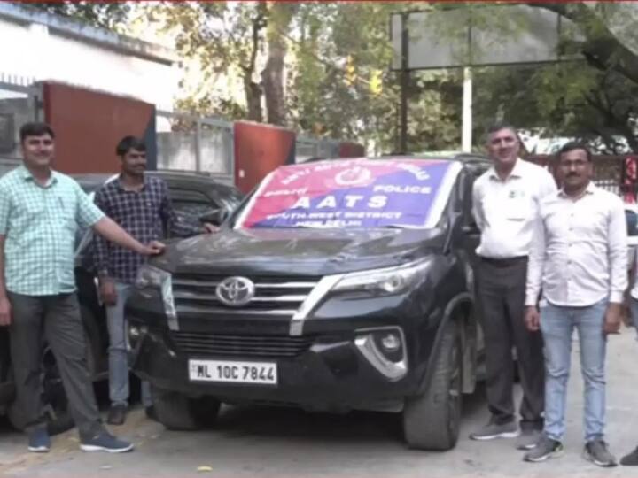 ऑटो लिफ्टर गैंग गिरोह का आरोपी दिल्ली पुलिस की कस्टडी से फरार, प्रभारी पुलिसकर्मियों के खिलाफ कार्रवाई की तैयारी Auto lifter gang accused Lakhwinder alias Raju escaped from Police custody ऑटो लिफ्टर गैंग गिरोह का आरोपी दिल्ली पुलिस की कस्टडी से फरार, प्रभारी पुलिसकर्मियों के खिलाफ कार्रवाई की तैयारी