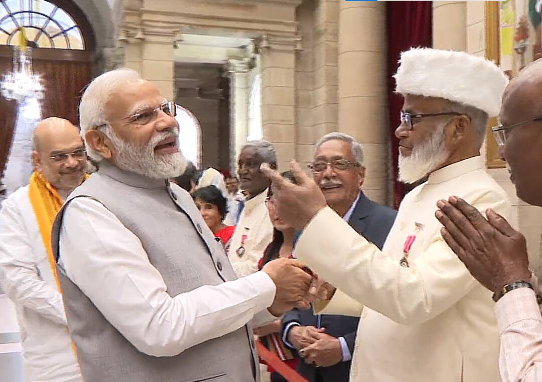 I Thought BJP Won't Hand Padma Award To A Muslim, But Bidri Artist To PM Modi Video 'I Thought BJP Won't Hand Padma Award To A Muslim, But...': Bidri Artist To PM Modi. WATCH