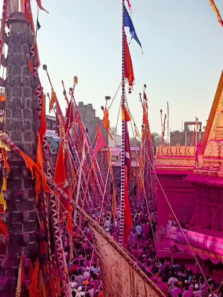 या यात्रेसाठी राज्यभरातून भाविक येत असतात.