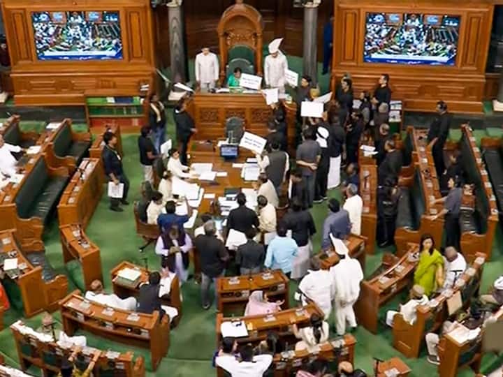 Budget Session 2023 uproar in Rajya Sabha and Lok Sabha over Adani and Rahul Gandhi remark issue 10 highlights Budget Session: आज भी हंगामे की भेंट चढ़ी संसद की कार्यवाही, राहुल गांधी के मसले पर खरगे और पीयूष गोयल में हुई बहस | बड़ी बातें