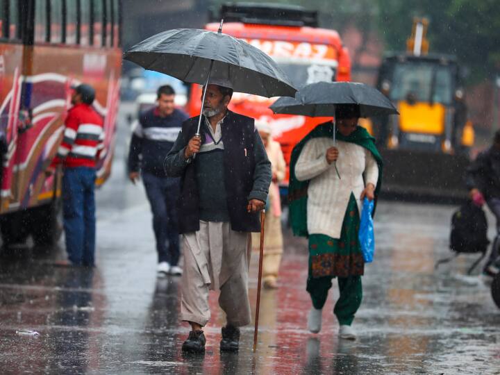 weather update today 5th april 2023 arunachal ladakh in for thunderstorms hailstorms Sikkim jammu Kashmir rainfall alert Weather Update: ਮੀਂਹ ਤੇ ਤੂਫਾਨ ਕਾਰਨ ਡਿੱਗਿਆ ਪਾਰਾ, ਕਿਤੇ ਗੜੇਮਾਰੀ ਤੇ ਕਿਤੇ ਭਾਰੀ ਮੀਂਹ, ਪੜ੍ਹੋ ਉੱਤਰ ਭਾਰਤ 'ਚ ਕਿਹੋ ਜਿਹਾ ਰਹੇਗਾ ਮੌਸਮ