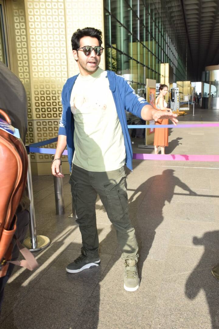 Varun Dhawan was also clicked by the photographers at the airport. He was seen wearing cargo pants, tshirt and a jacket.