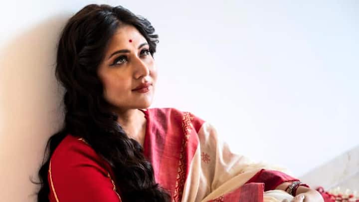 Actress Swastika Mukherjee: অভিনেত্রীর অভিযোগ, গত ১ মাস ধরে তাঁকে ও তাঁর মহিলা সহকারীকে বিভিন্ন অশ্লীল ইমেল ও হুমকি পাঠানো হচ্ছিল।