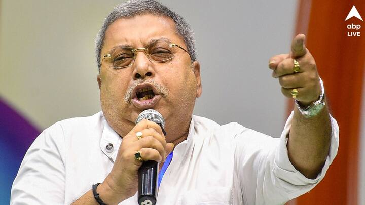 রিষড়াকাণ্ডে কল্যাণ বন্দ্যোপাধ্যায়ের নিশানায় দিলীপ ঘোষ । 'বাইরে থেকে প্রচুর লোক এনেছিলেন দিলীপ ঘোষ', আক্রমণে শ্রীরামপুরের তৃণমূল সাংসদ। 'কী করে বুঝলেন বহিরাগত? হাওড়ার ঘটনার পরও কেন সরকার ব্যবস্থা নিচ্ছে না?' কল্যাণ বন্দ্যোপাধ্যায়কে পাল্টা দিলীপ ঘোষের।