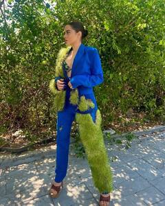 Uorfi Javed Latest Photos: उर्फी जावेद पर फिर चढ़ा अतरंगी बुखार, अब कपड़े पर उगा दी घास, ट्रोलर्स बोले- 'गाय से बचकर...'