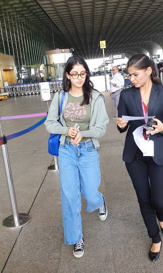 Navya Navel Nanda opted for a comfortable look. She was seen wearing a pair of jeans and tshirt with a jacket. She was also wearing glasses.