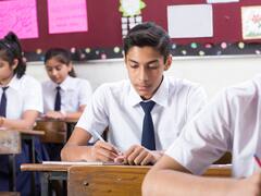 ​कोरोना के दौर में चमकी थी छात्रों की किस्मत! अब फिर 9वीं और 11वीं के छात्रों का बुरा हाल, सिर्फ इतने फीसदी हो सके पास