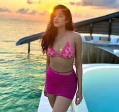 Janhvi Kapoor Bikini Photos : ਜਾਨ੍ਹਵੀ ਕਪੂਰ ਦਾ ਫਲੋਰਲ ਪ੍ਰਿੰਟਿਡ ਬਿਕਨੀ ਵਿੱਚ ਬੋਲਡ ਲੁੱਕ, ਤਸਵੀਰਾਂ ਸੋਸ਼ਲ ਮੀਡੀਆ 'ਤੇ ਵਾਇਰਲ