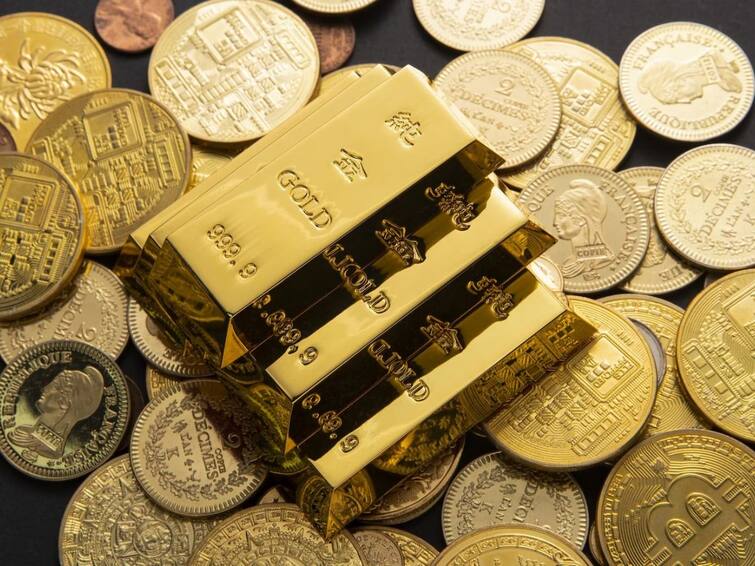 Gold Price Record break increase in gold Jalgaon gold  rate crossed 63 thousand Gold Price:  जळगावात सोन्याच्या भावात रेकॉर्ड ब्रेक वाढ; गेल्या 24 तासात 700 रुपयांची वाढ,  प्रतितोळा दर 63 हजारांच्या पार