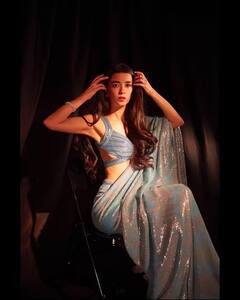 Photos: ઋત્વિક રોશનની ગર્લફ્રેન્ડ Saba Azadનો સાડી લૂક, જોઇને ફેન્સના પણ ઉડી ગયા હોશ, જુઓ.....