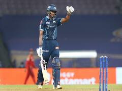 Sai Sudharsan: குஜராத் அணியை சரிவில் இருந்து மீட்ட சாய் சுதர்சன்.. டிஎன்பிஎல்லில் அதிக தொகைக்கு ஏலம்.. யார் இவர்..?