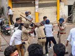अहमदनगर में दो गुटों के बीच झड़प, नंदुरबार में पथराव, हिंसा में 2 पुलिसकर्मी घायल