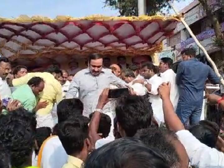 Anbumani Ramadoss recovered immediately after the sudden collapse of the platform, escaped unharmed TNN PMK Stage Collapse: திடீரென சரிந்த மேடை; எகிறி குதித்து தப்பிய அன்புமணி ராமதாஸ்