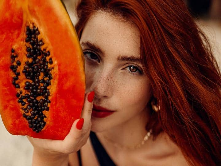 Even after eating papaya, you are not throwing away its peels!  Applying 10 minutes on the face will give you so many benefits