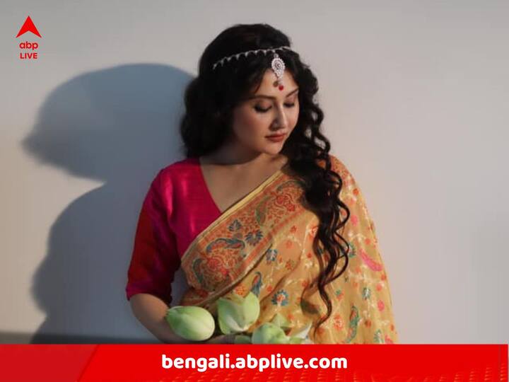 স্বস্তিকা ইতিমধ্যেই এই ঘটনায় পুলিশে অভিযোগ দায়ের করেছেন। সেইসঙ্গে সংবাদমাধ্যমকেই প্রমাণসহ নিজের অভিযোহ বিস্তারিত জানিয়েছেন অভিনেত্রী।