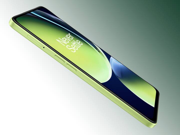 Display: 6.72-inch LCD screen; 2,400x1,080 pixels resolution; 120Hz refresh rate