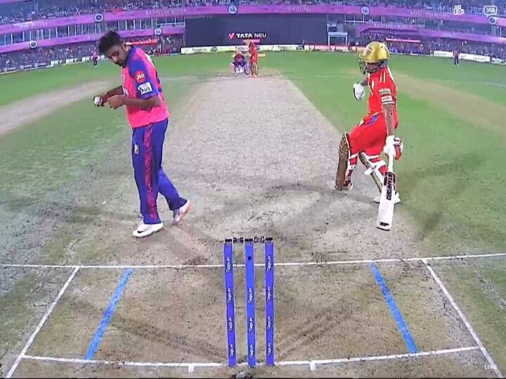 Ashwin Mankad Video: शिखर धवन को रविचंद्रन अश्विन की वॉर्निंग! वीडियो में देखें कैसे मांकडिंग का दिखाया खौफ IPL 2023 Ravichandran Ashwin warned to mankad Shikhar Dhawan at non-striker end watch PBKS vs RR Ashwin Mankad Video: शिखर धवन को रविचंद्रन अश्विन की वॉर्निंग! वीडियो में देखें कैसे मांकडिंग का दिखाया खौफ