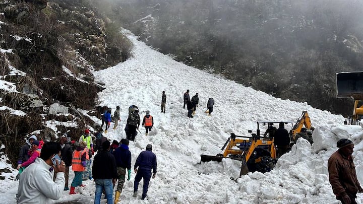 Sikkim Avalanches: উত্তর সিকিমে পারমিট দেওয়ার ক্ষেত্রে লাগাম টানল প্রশাসন। কী সিদ্ধান্ত নেওয়া হয়েছে?