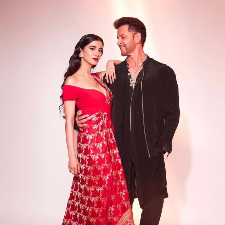 ஹிரித்திக்கும், இந்தி நடிகை சபா அசாத்தும் காதலித்து வருகின்றனர்