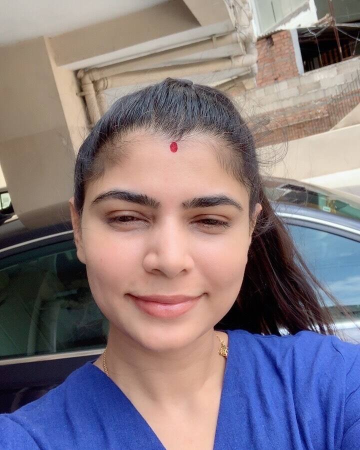 இதையடுத்து, இவருக்கு கருத்துக்கு பதிலடி கொடுக்கும் வகையில் பாடகி சின்மயி ஒரு பதிவை வெளியிட்டார்.