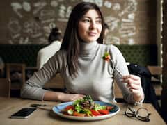 Healthy Eating Plate: स्वस्थ रहने के लिए क्या खायें क्या ना खायें समझ नहीं आता? हार्वर्ड यूनिवर्सिटी के वैज्ञानिकों ने इसे बताया हेल्दी थाली