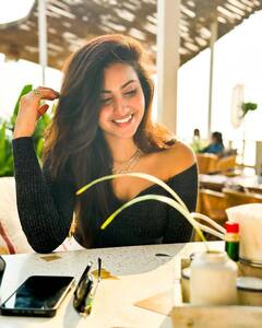 Deepika Pilli: దీపిక చిరునవ్వుకు కుర్రకారు క్లీన్ బౌల్డ్