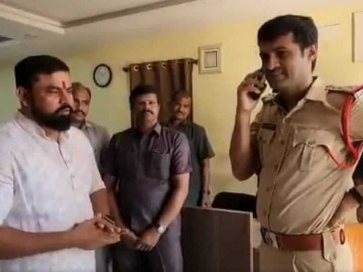 Suspended MLA of BJP T Raja Singh Claims Arrested by Telangana Police On Instruction of BRS Before joining Hanuman Janmotsav Rally Hanuman Janmotsav: बीजेपी से निलंबित विधायक टी राजा का दावा, हनुमान जन्मोत्सव रैली में जाने से पहले पुलिस ने किया गिरफ्तार