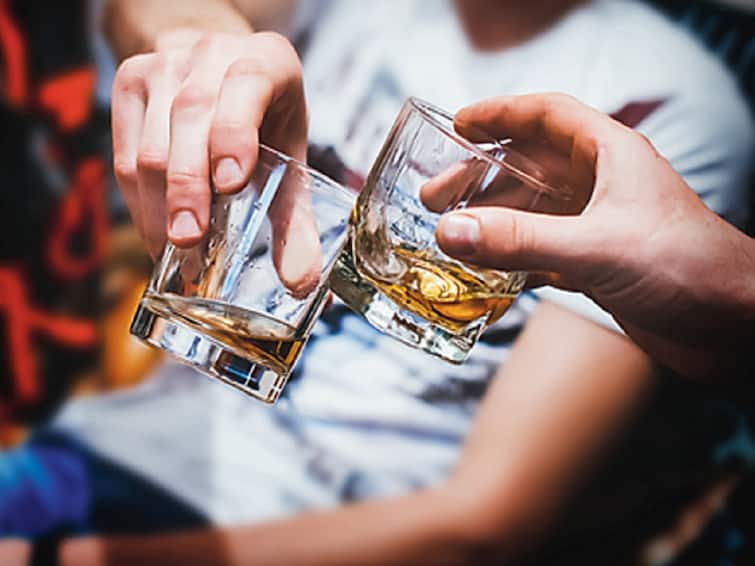 moderate drinking has no health benefits analysis of decades of research finds Drinking Alcohol and Health: मद्याचा एकच प्याला आरोग्यासाठी फायदेशीर? संशोधनात आढळली आश्चर्यतकित करणारी बाब
