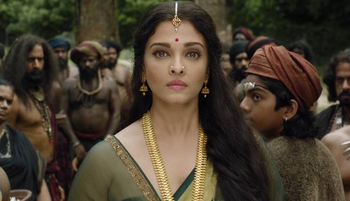 இதில் இடம்பெற்றுள்ள சோழா சோழா, ராட்ச மாமனே ஆகிய அனைத்து பாடல்களும் செம ஹிட்டானது