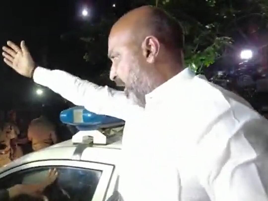 Bandi Sanjay alloted Khaidi number 7917 in Karimnagar jail in Tenth paper leakage case Bandi Sanjay: కరీంనగర్ జైలు గోదావరి బ్యారక్‌లో బండి సంజయ్, ఖైదీ నెంబర్ ఏంటంటే