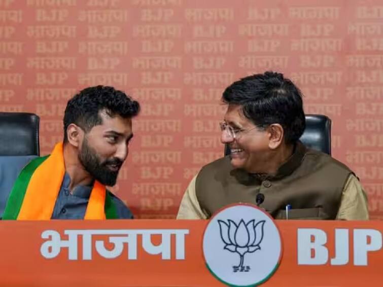 Congress Former Union Minister AK Antony Son Anil Antony Joins BJP AK Antony Son Joins BJP:  काँग्रेसला आणखी एक धक्का; माजी संरक्षण मंत्री अँटनी यांच्या मुलाचा भाजप प्रवेश