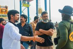 Pushpa 2 Movie Working Stills : 'పుష్ప 2' సెట్‌లో ఆస్కార్ విన్నర్ చంద్రబోస్, దర్శకుడు సుకుమార్