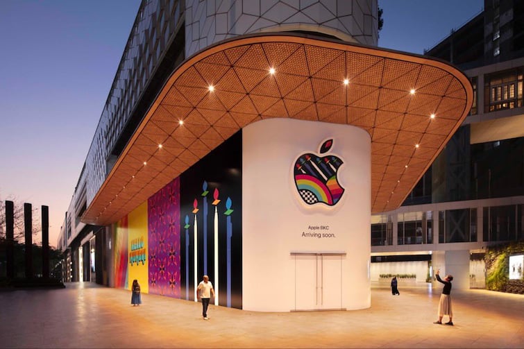 Apple Retail Store in Mumbai Apple reveals details of its first store in India Apple Store In Mumbai : अॅपलचे भारतातील पहिले रिटेल स्टोअर मुंबईत, पहिली झलक समोर; लवकरच ग्रॅण्ड ओपनिंग
