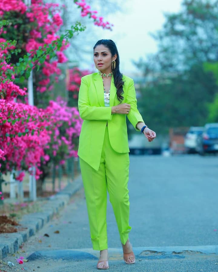 ప్రస్తుతం బుల్లితెరపై సందడి చేస్తోంది. Photo Credit: Sadaa/Instagram
