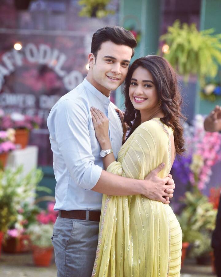 Kumkum Bhagya: टीवी शो ‘कुमकुम भाग्य’ की कहानी भी ऑडियंस को पसंद आ रही है. ये शो सातवें नंबर पर है.