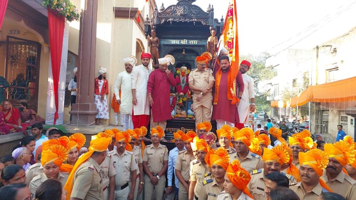 अहमदनगर जिल्ह्यातील संगमनेर साजऱ्या   होणाऱ्या  हनुमान जन्मोत्सवाला आगळं  वेगळ महत्व आहे.