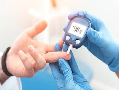 Expert Reveals 4 Things To Do Before Sleeping To Maintain Blood Sugar Levels Diabetes : சர்க்கரை நோயாளியா? உங்க ரத்த சர்க்கரை அளவை கட்டுப்படுத்த தூங்கும் முன்பு இதை செய்ங்க..