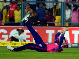 IPL 2023: दिल्ली के खिलाफ मैच से पहले राजस्थान को बड़ा झटका! बटलर टीम से हो सकते हैं बाहर