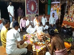 எடப்பாடி பழனிசாமி தமிழக முதல்வராக வேண்டி சீர்காழியில் மகாயாகம்