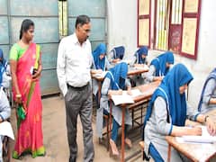 மயிலாடுதுறை மாவட்டத்தில் 10ஆம் வகுப்பு தேர்வு மையங்களில் ஆட்சியர் ஆய்வு