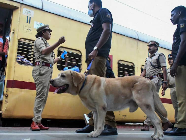 Train Fire Accused Brought To Kozhikode Goes Through Medical Check Up Maloorkunnu Police Camp Kerala Train Fire: Accused Shahrukh Saifi Brought To Kozhikode