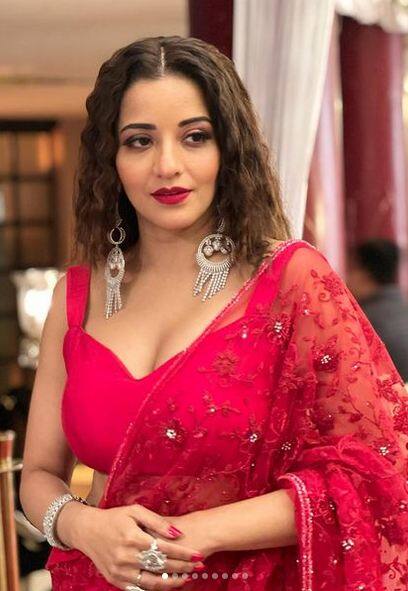 ਲਾਲ ਸਾੜ੍ਹੀ 'ਚ ਹੁਸਨ-ਏ-ਮੱਲਿਕਾ ਦੇ ਰੂਪ 'ਚ ਨਜ਼ਰ ਆਈ ਮੋਨਾਲੀਸਾ