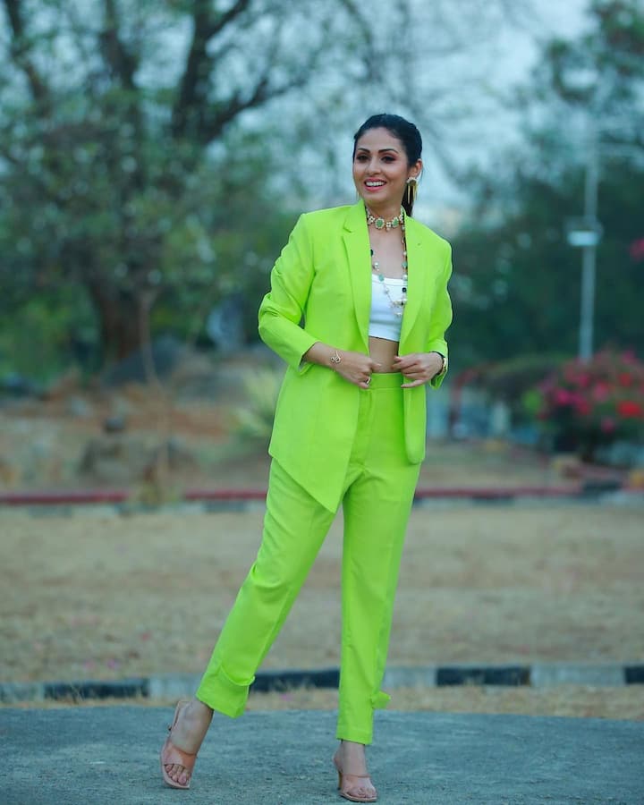 పలు షోలకు జడ్జిగా వ్యవహరిస్తోంది. Photo Credit: Sadaa/Instagram