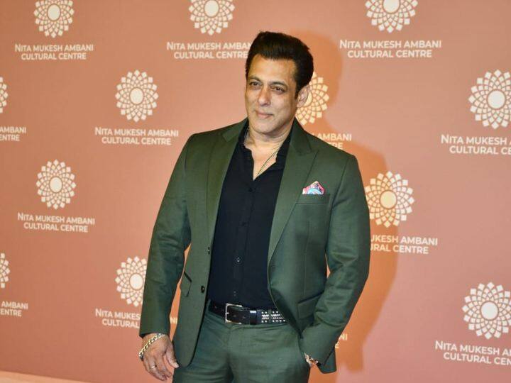 Salman khan spoke about On ott content and demand of censorship read here सलमान ख़ान ने की OTT पर सेंसरशिप की डिमांड, बोले- 'अगर आपकी बेटी ये सब देखे कैसा लगेगा'