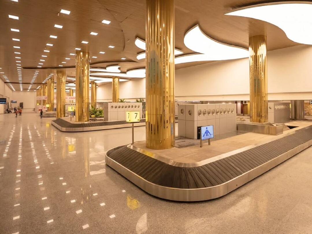 Chennai Airport : பிரமிக்கவைக்கும் சென்னை விமான நிலையத்தின் புதிய முனையம்...பறைசாற்றப்படும் தமிழ் கலாசாரம்...பார்த்து வியக்கும் மக்கள்..! Chennai Airport New Terminal Photos To Be Inaugurated By PM Modi On 8 April Saturday Chennai Airport : பிரமிக்கவைக்கும் சென்னை விமான நிலையத்தின் புதிய முனையம்...பறைசாற்றப்படும் தமிழ் கலாசாரம்...பார்த்து வியக்கும் மக்கள்..!