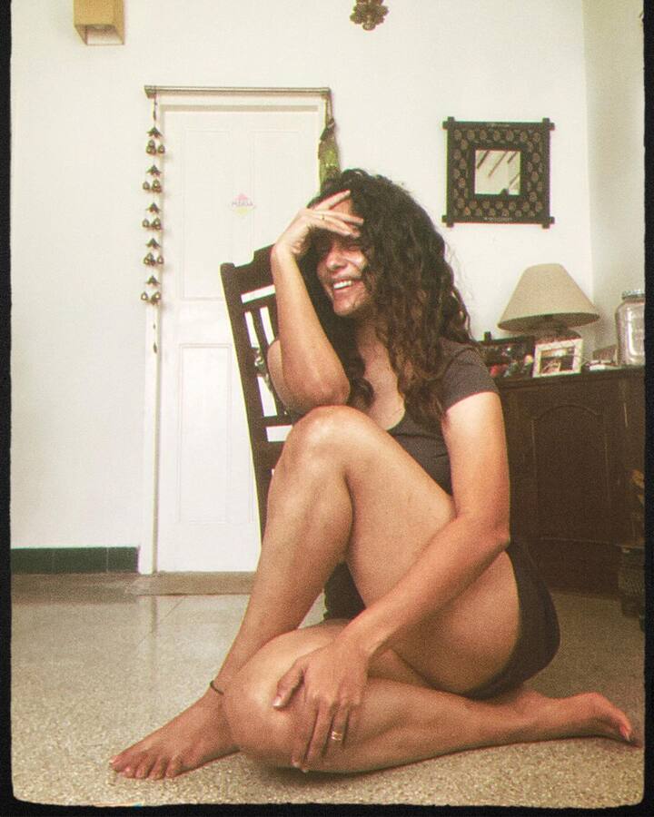 காலாக்ஷேத்ரா விவகாரம் குறித்து, நடிகை அபிராமி சமீபத்தில் ஒரு செய்தியாளர்களிடம் பேசினார். அப்போது, பாதிப்பு நடந்த உடனேயே அது குறித்து வெளிப்படையாக பேச வேண்டும் என்றும், இதை ஏற்கனவே ஒருவர் ஆரம்பித்து வைத்துவிட்டதாகவும் இப்போது பெரிய புகழை அடைந்தவுடன் ஹேஷ்டேக் போடுவது சிறந்த செயல் அல்ல என்றும் கூறினார். இதையடுத்து, இவர் பாடகி சின்மயியை மறைமுகமாக தாக்கியதாக பலர் ட்விட்டரில் கருத்துகளை பதிவிட்டனர்.