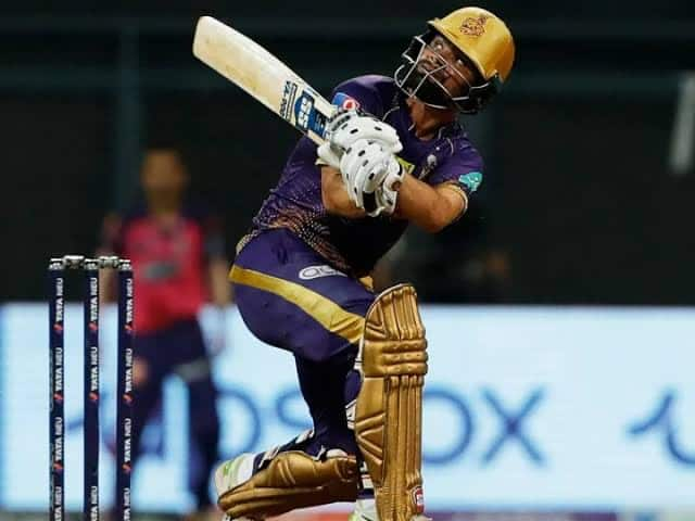 ipl 2023 kkr rinku singh hit 101 meter six vs rcb played anchor role struggle story of rinku singh Ipl live marathi News Rinku Singh, IPL 2023 : नववी नापास, मात्र क्रिकेटमध्ये नेहमीच फुल्ल मार्क्स; शार्दुलसोबत KKR साठी धावांचा डोंगर रचणारा रिंकू सिंह नेमका कोण?